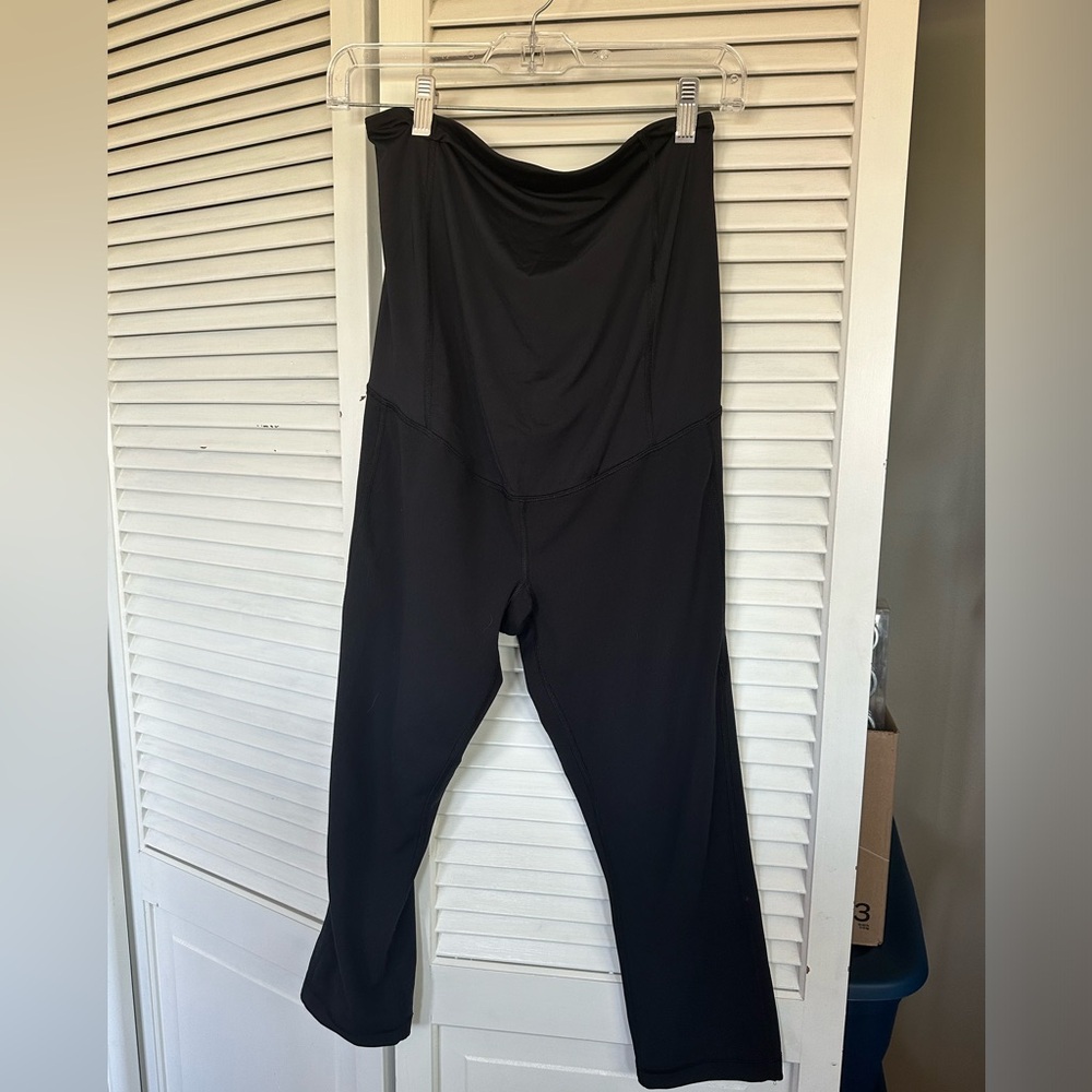 Maternity workout capris